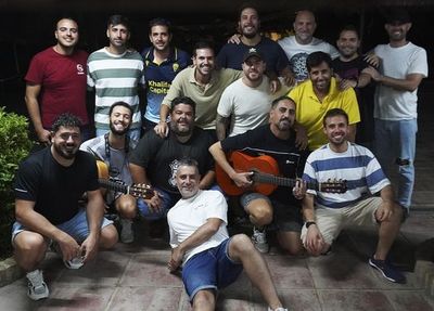 Componentes de la Chirigota Los enganchaos