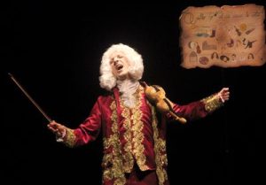 Romancero Quillo todo el día dando la nota en el Teatro del títere