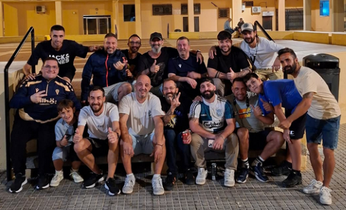 Componentes de la chirigota 'Las bodas de plata'