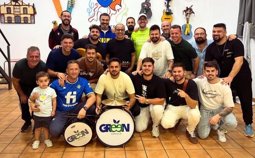 Componentes de la comparsa 'Sociedad limitada'