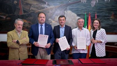 Firma del Convenio Ayuntamiento, UCA, Aula de Cultura, sobre la escuela municipal de Carnaval