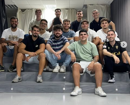 Componentes de la chirigota 'Los Kent, una chirigota en deconstrucción'