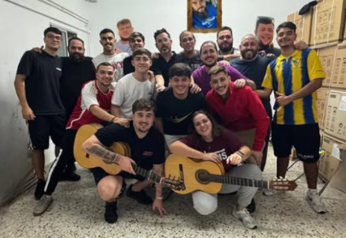 Componentes de la chirigota 'Seguimos cayendo mal'