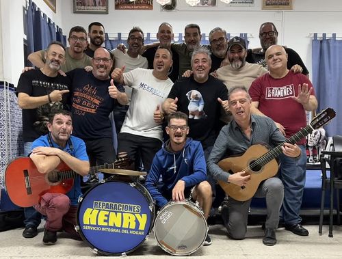 Componentes de la chirigota 'Los mohigangas'