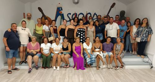 Componentes del coro 'Algo se está cociendo'