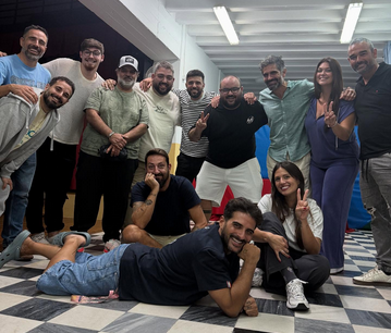 Componentes de la comparsa 'DESAS3'