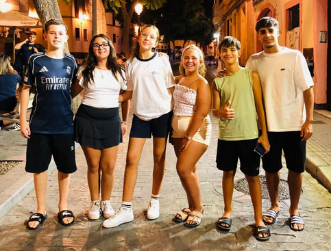 Componentes del cuarteto infantil 'Academia de baile: Aprende con Joselito y sus tres modelitos'