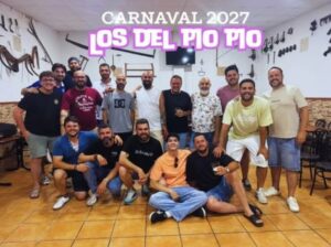 Componentes de la chirigota 'Los del pío, pío'