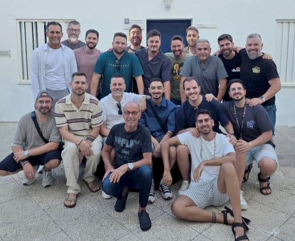 Componentes de la comparsa 'Los herederos'