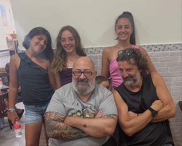 Componentes y autores del cuarteto infantil 'Romea y Julieta'